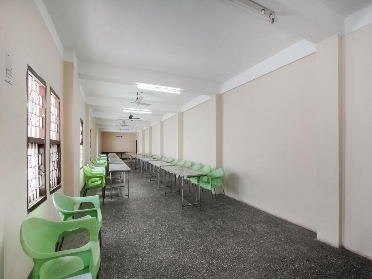 Spot On 43451 Hotel Sakunthala International Тирунелвели Экстерьер фото